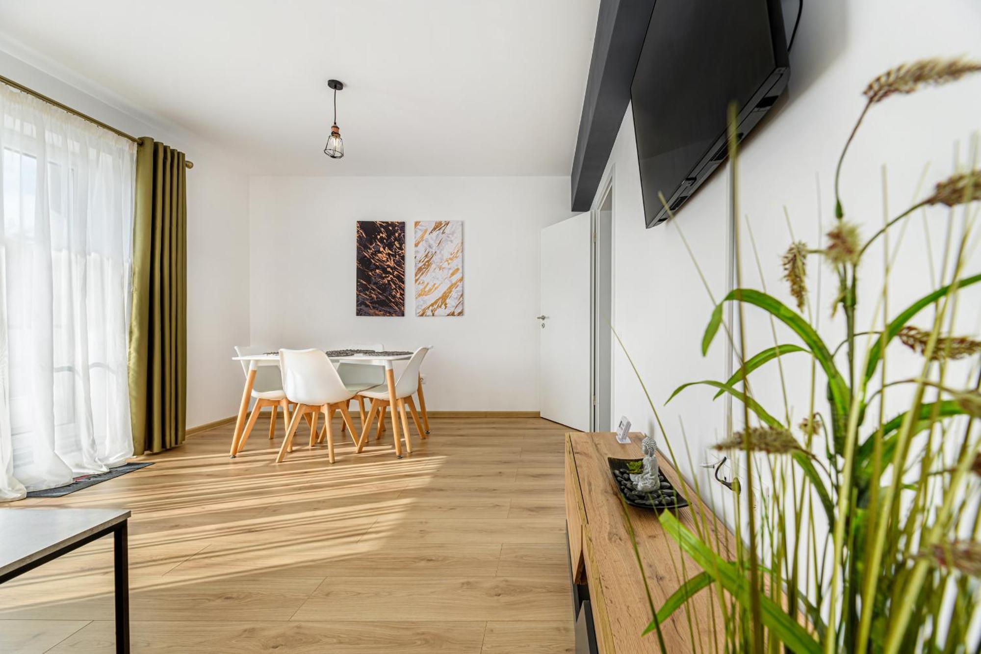 Luxury Landing Apartments Complex Qualis Brasov Exterior photo